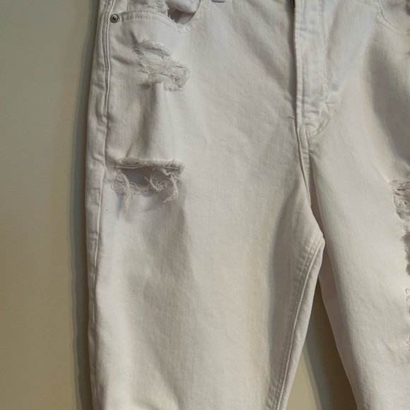 American Eagle White Stretch Distressed Mom Jeans Size 12 X-Short - Picture 4 of 8